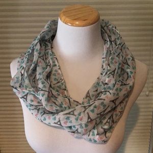 Eiffel Tower & Hearts Infinity Scarf